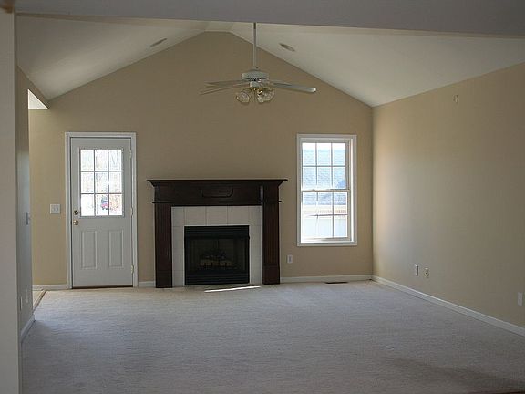 5th image of 100 Stonegate Cir