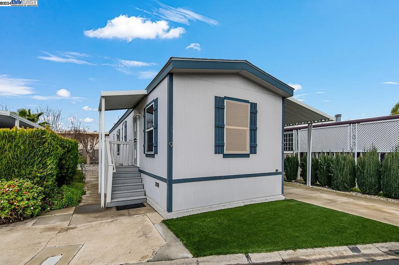 3660 Walnut Blvd Trlr 9 photo 1