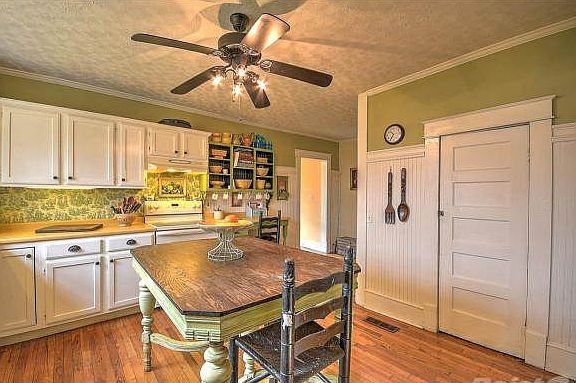 5th image of 228 E Main Blvd