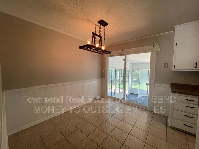 1905 McPherson Ave — Photo 6