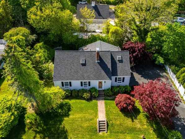 7 Sunrise Avenue, Plymouth, MA 02360