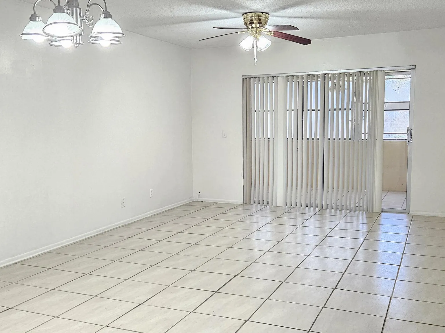 2 bed, 2.0 bath, 1048 sqft, $1,400 — Photo 4