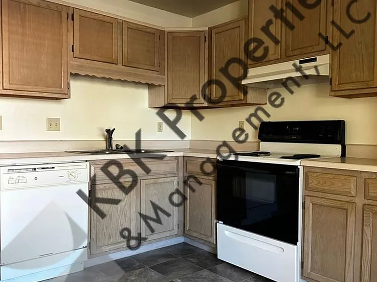 222 Shone St #224 — Photo 4