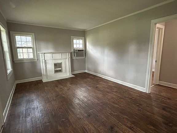 5th image of 203 Short Brown St