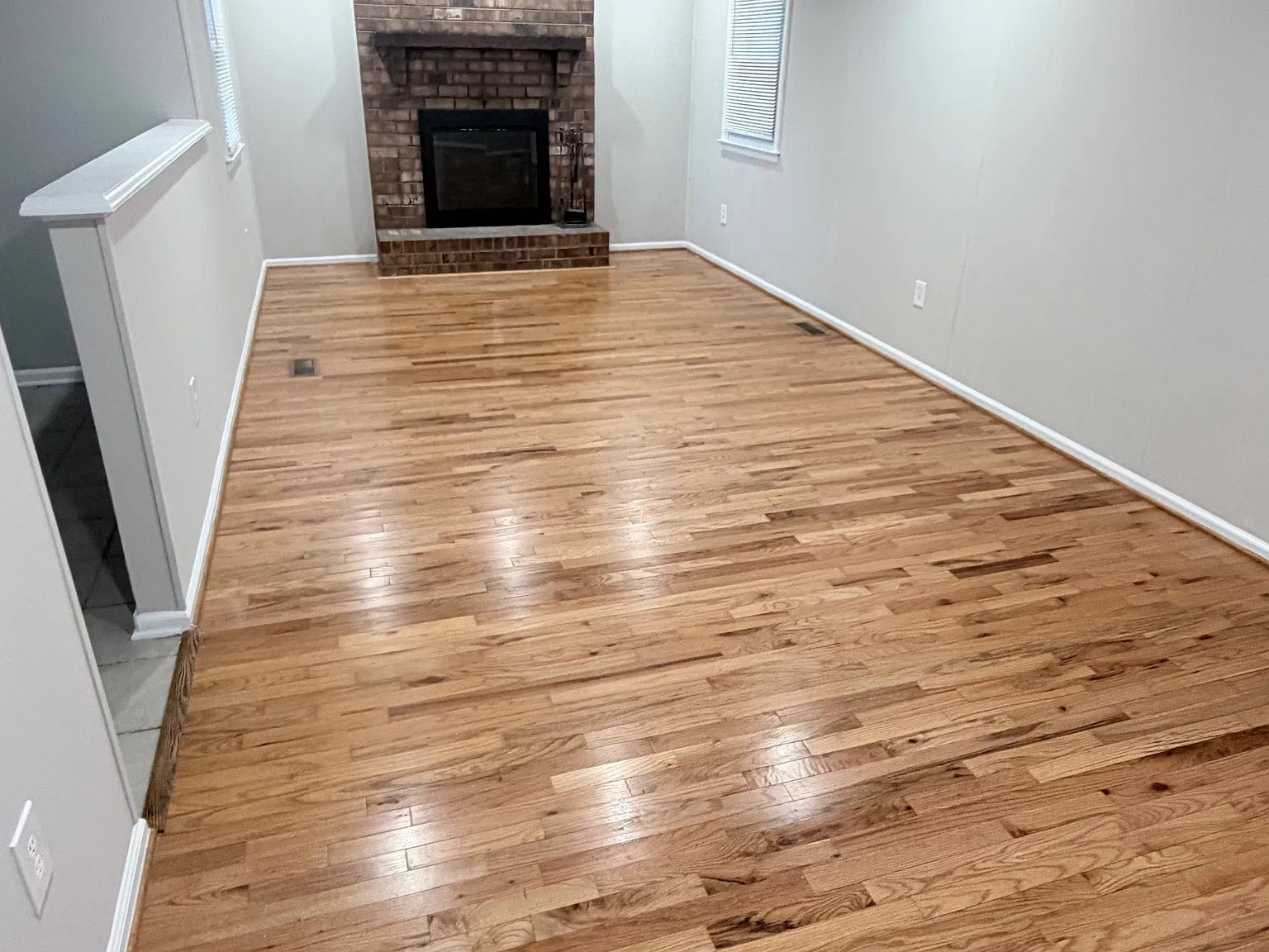 3 bed, 1.5 bath, 1370 sqft, $1,950 — Photo 2