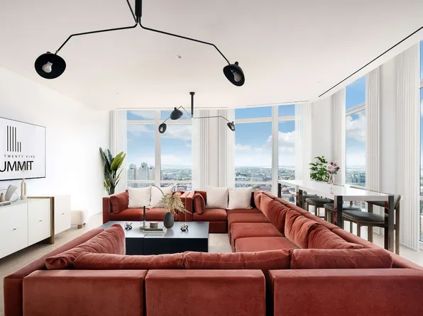 425 Summit Avenue image 16 of 24