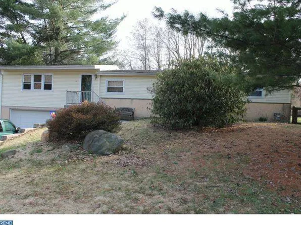3998 Riviera Rd, Upper Chichester, PA 19061