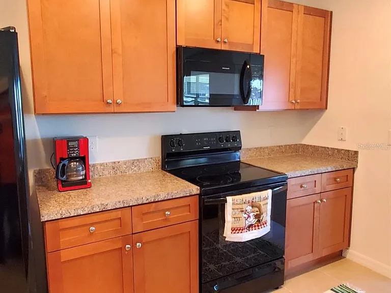 3499 N Vonnegut Point — Photo 4