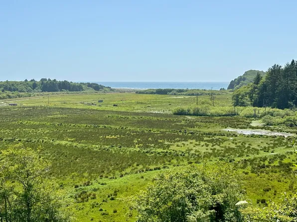 575 Gunst Rd, Orick, CA 95555