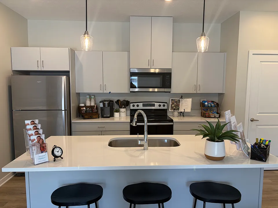 Lakeview Apartments