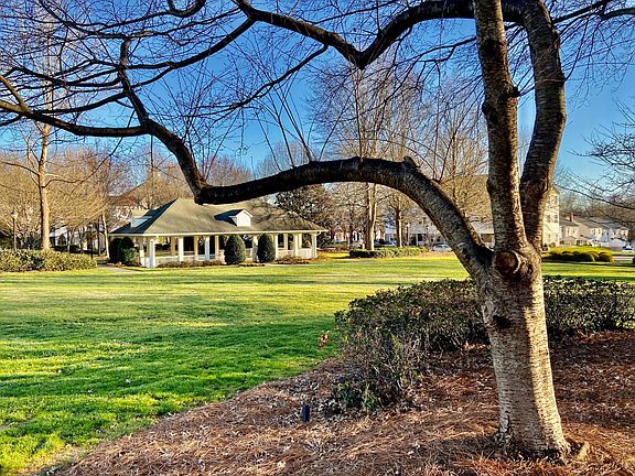 2nd image of 18626 Oakhurst Blvd