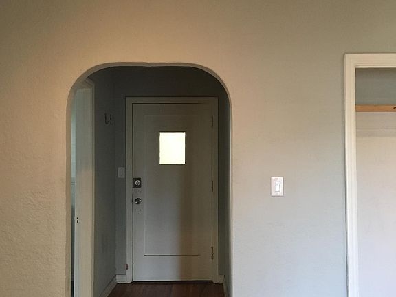 Entryway/Front Door