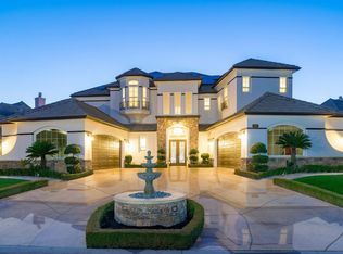 2583 W Lake Van Ness Cir, Fresno, CA 93711