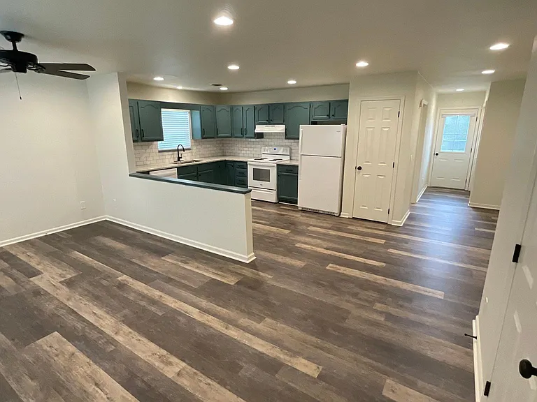 947 Nichols Rd — Photo 3