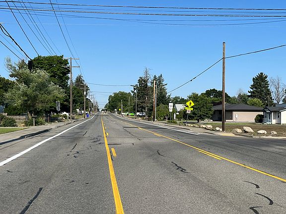 4th image of 9910 E Broadway Ave