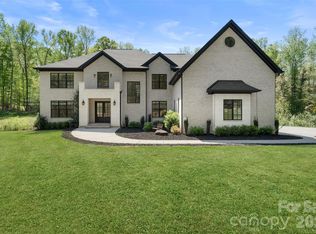 7021 Stirrup Ct, Matthews, NC 28104
