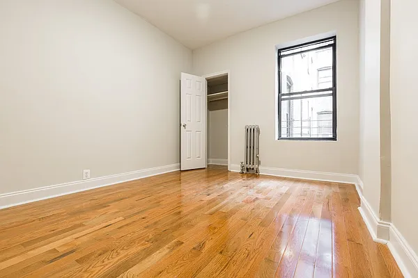 Rented by Dixon Advisory USA Inc. | media 21