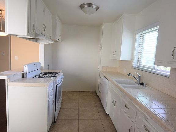 5th image of 10745 Hortense St APT 8