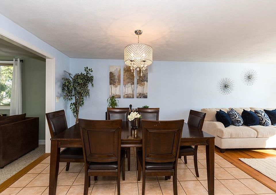 15 Blackberry Knoll Way, Johnston, RI 02919 Zillow