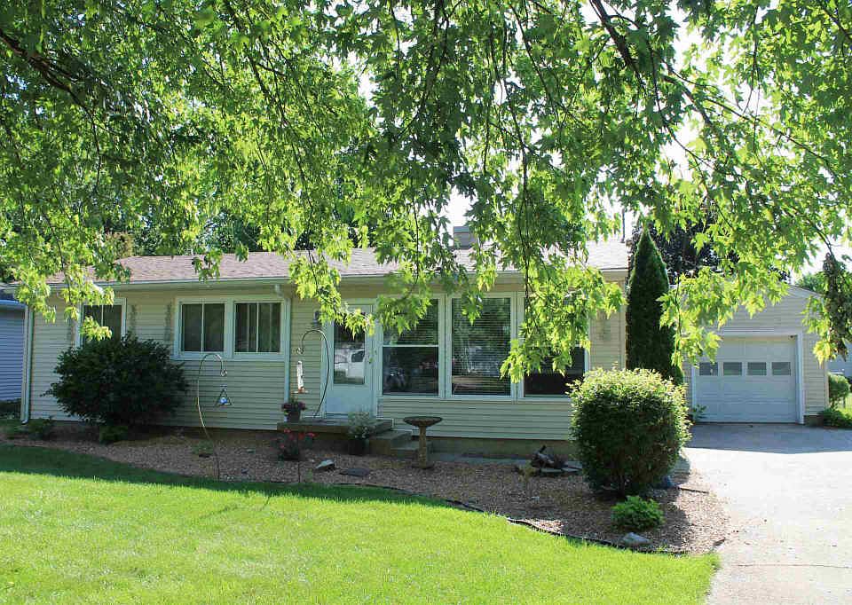 1st image of 167 S Country Club Ct