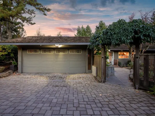 12 Independence Ave, Lake Oswego, OR 97035