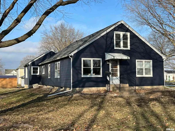 409 NE 4th St, Aledo, IL 61231