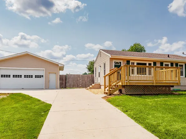 2020 E 40th St, Des Moines, IA 50317