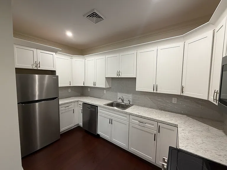 1200 Academy St #8 — Photo 7