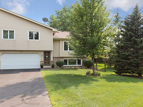 3rd image of 15724 Maple Island Ct