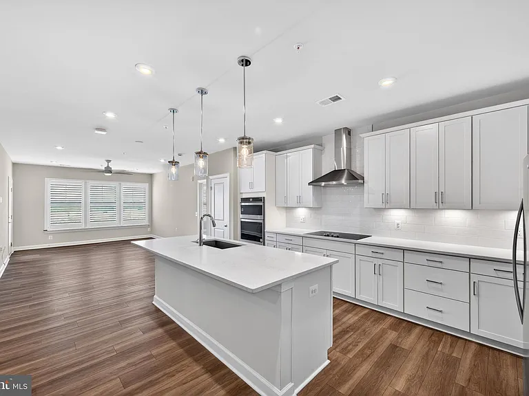 21630 Hawksbill High Cir #405 — Photo 1