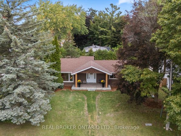 241 Maple St, Uxbridge, ON L9P 1A8