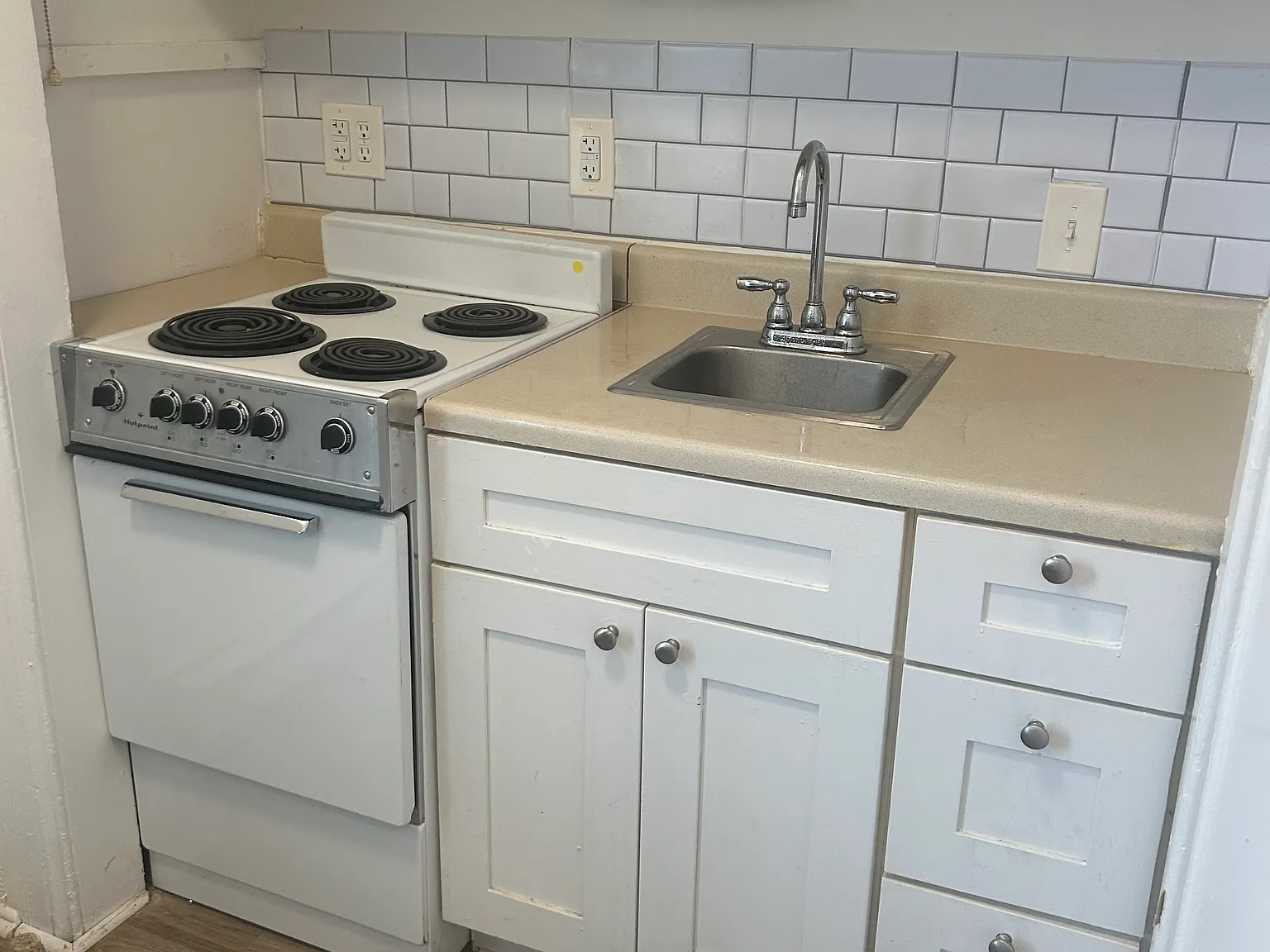 1 bed, 450 sqft, $1,000 — Photo 1