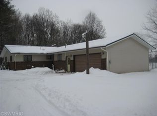 15250 Pine Lake Ave, Cedar Springs, MI 49319