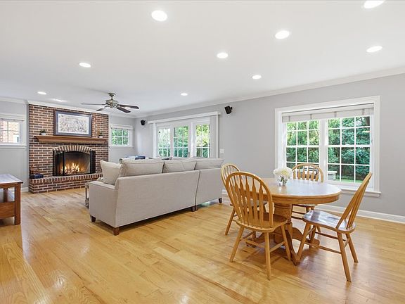 3rd image of 2309 Larkdale Dr