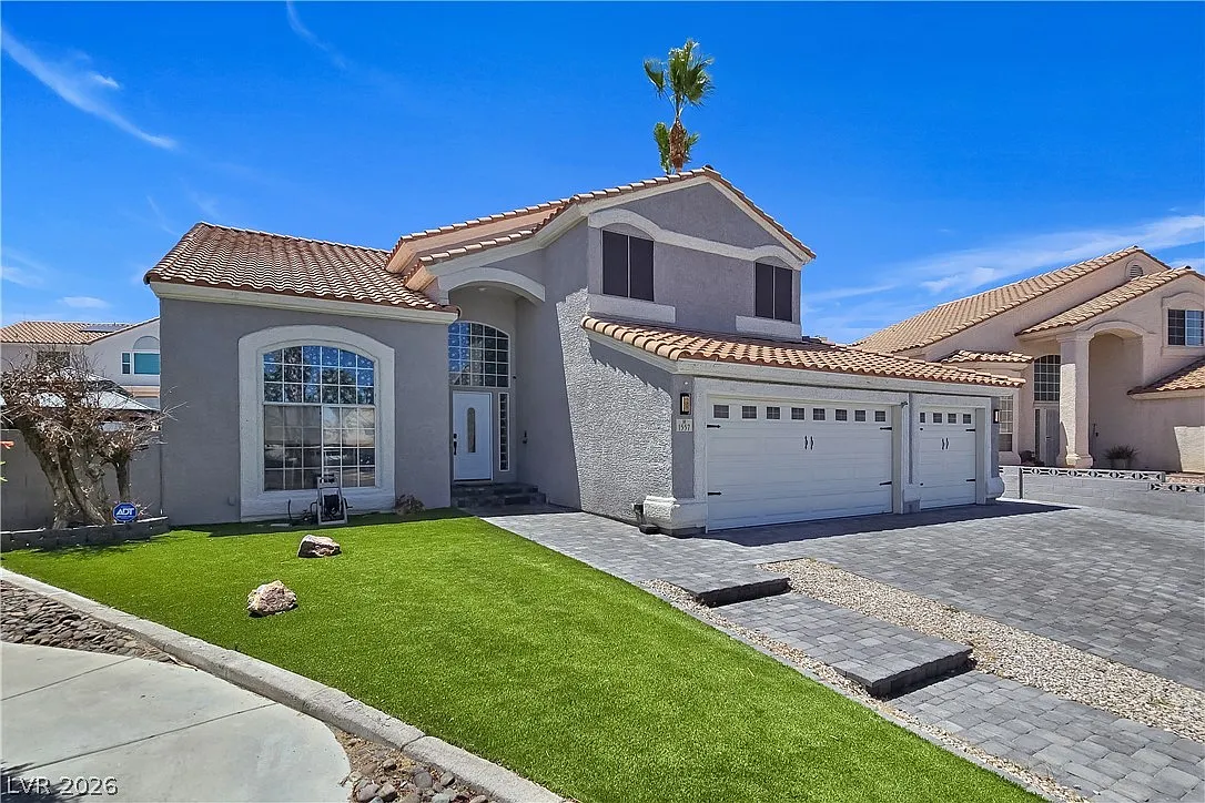 4 bed, 3.0 bath, 2499 sqft, $3,900 — Photo 4