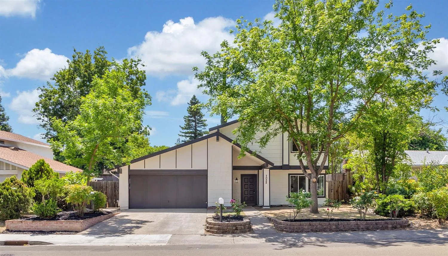 7025 Sunburst Way photo 1