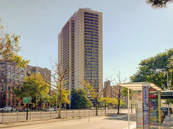 110-11 Queens Boulevard image 1 of 10