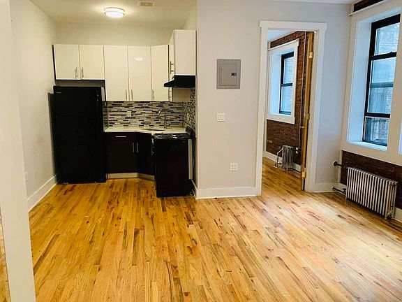 3rd image of 2111 Beekman Pl #1E