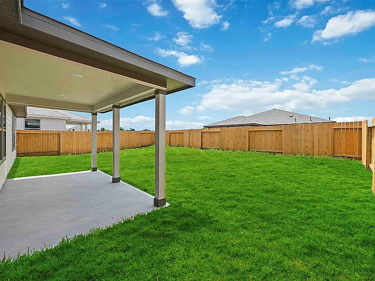 3 bed, 1247 sqft, $2,000 — Photo 3