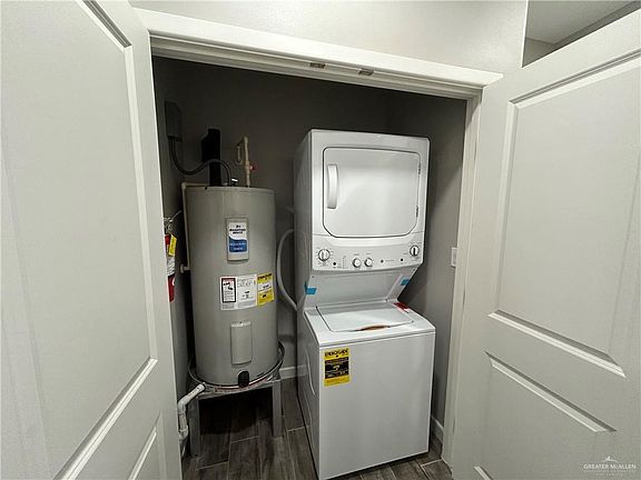 4th image of 401 Bertha Ave #1