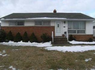4716 Autumn Ln, Brooklyn, OH