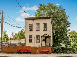 338 Ashburton Ave, Yonkers, NY 10701