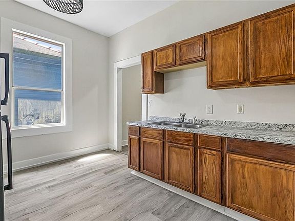 3rd image of 8331 Nelson St