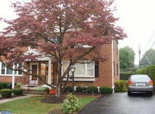 1 Lawndale Rd, Reading, PA 19610