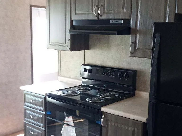 937 Bryson St NE #5 — Photo 2