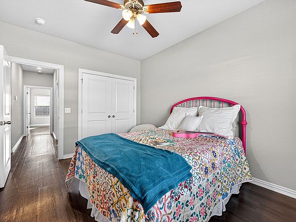 2nd image of 1220 Moonrise St
