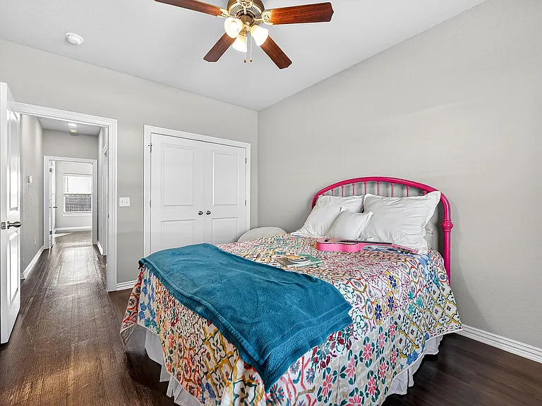 1220 Moonrise St — Photo 2