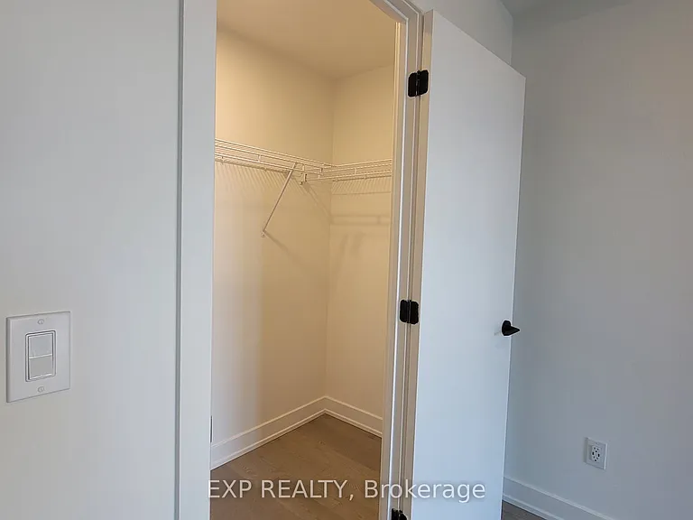 560 Rideau St #407 — Photo 9