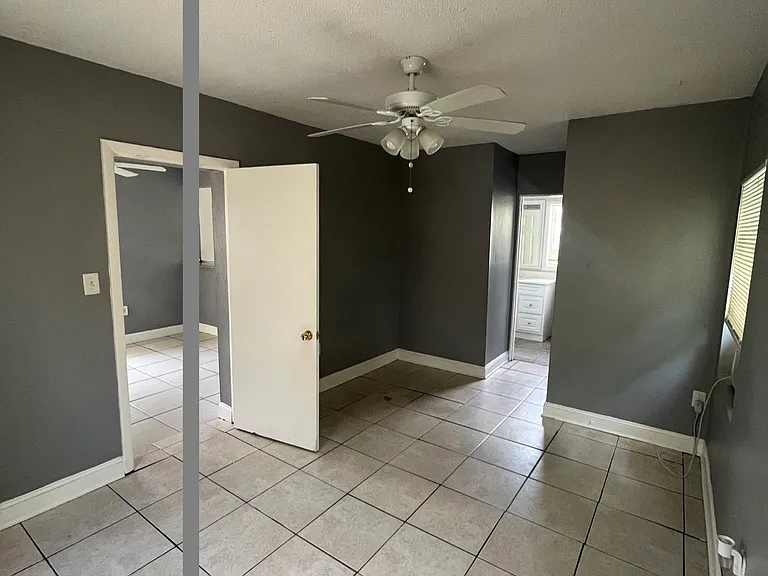 4321 Hargrave St — Photo 10