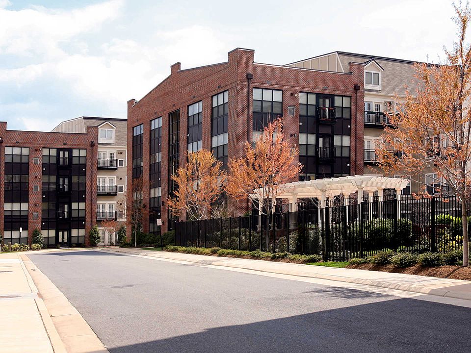 Carlyle Mill Apartments